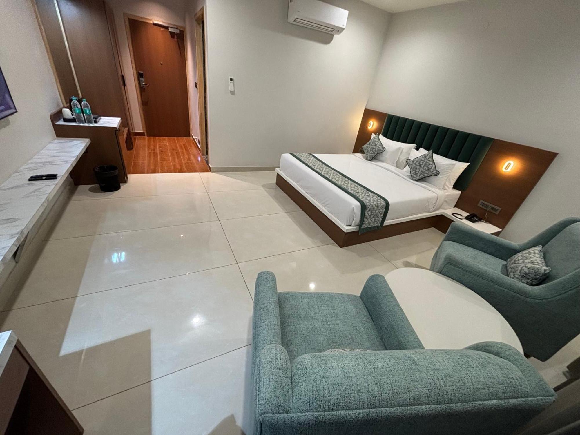 Hotel The Crown Inn Jhunjhunu Экстерьер фото