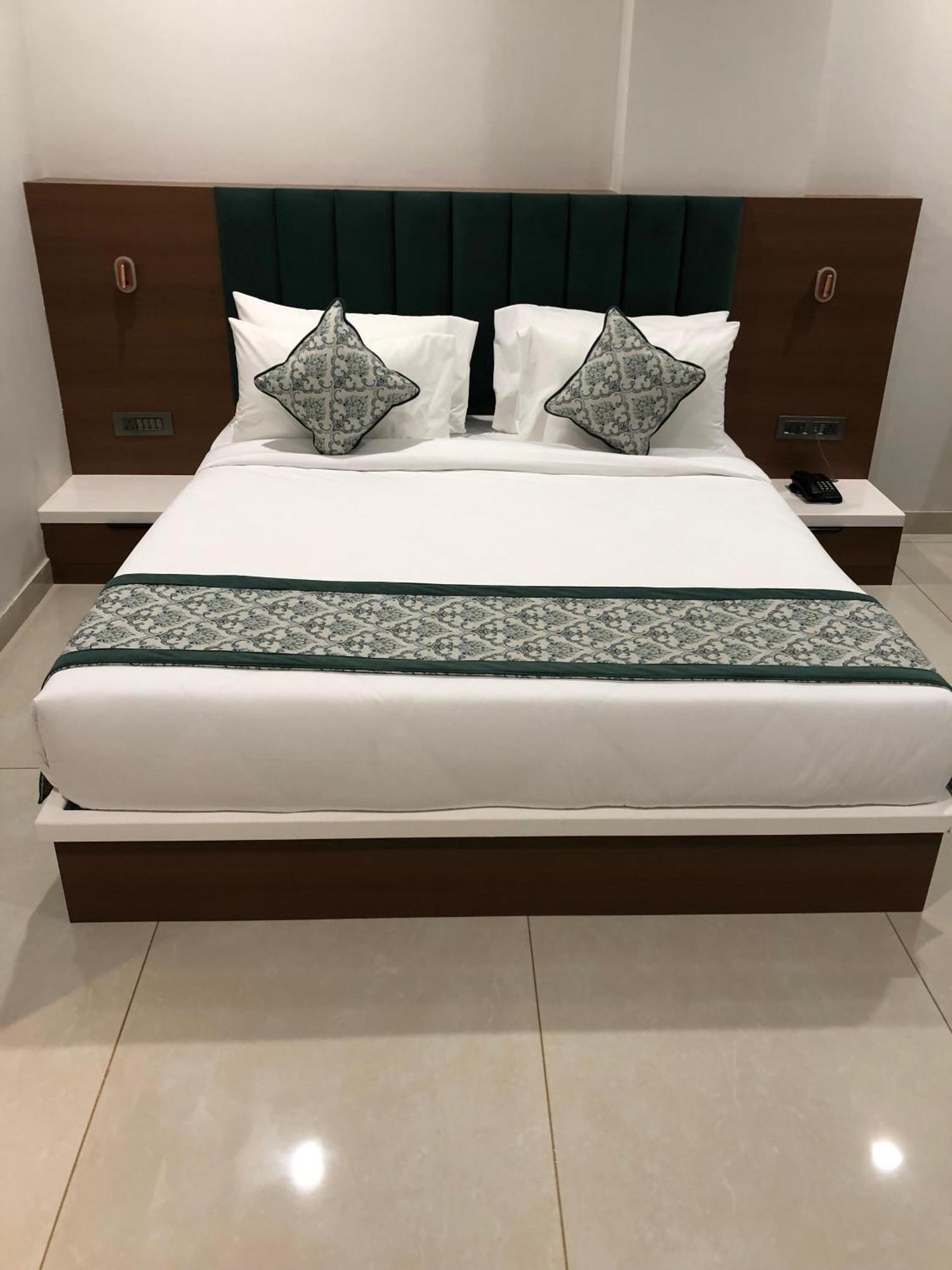 Hotel The Crown Inn Jhunjhunu Экстерьер фото